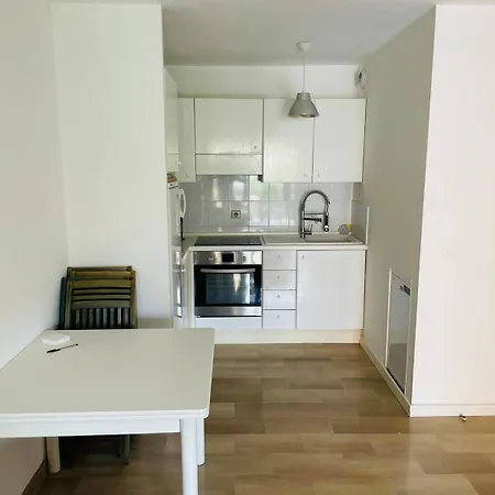 With Tropical Garden And Mountain View Location *