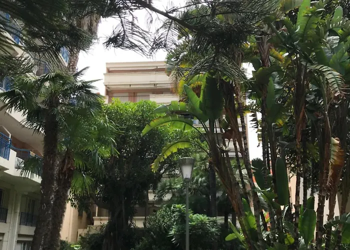 Διαμέρισμα With Tropical Garden And Mountain View Location Μεντόν