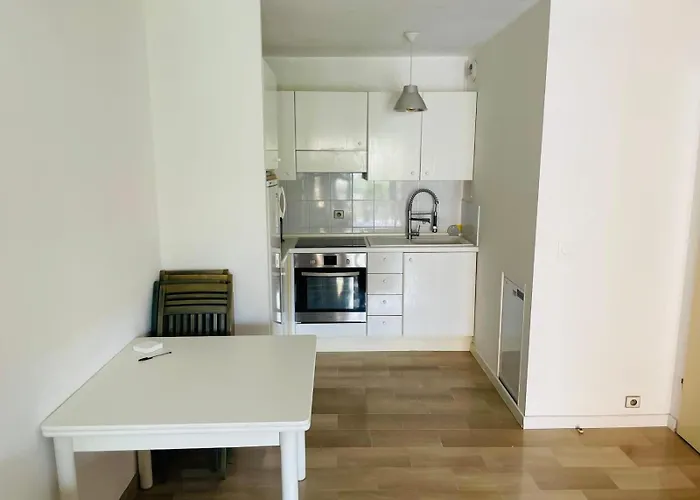 With Tropical Garden And Mountain View Location *