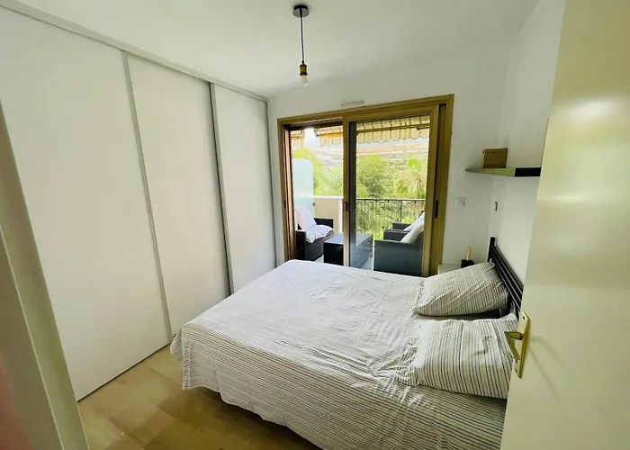 With Tropical Garden And Mountain View Location Διαμέρισμα *