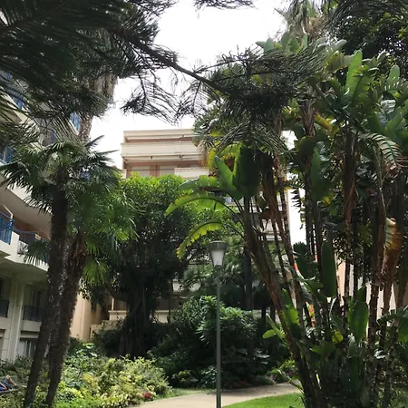 Appartement With Tropical Garden And Mountain View Location Menton